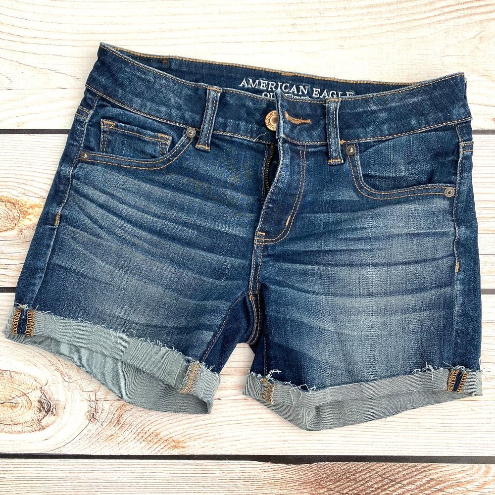 American Eagle Mid Rise Dark Denim Shorts Size 2